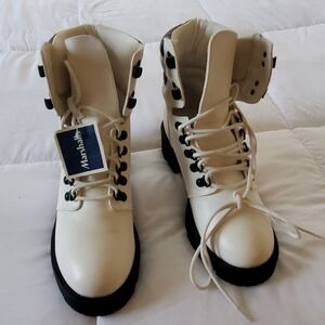 Womens boots size 8